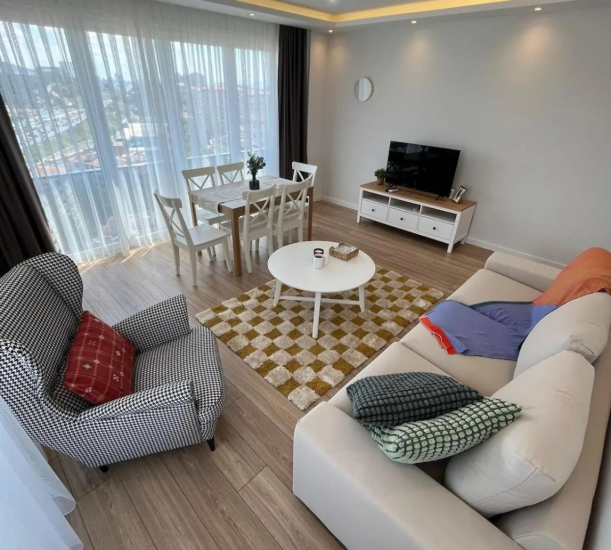 Istanbul Bostanci Luxury 2 Bedroom Apartment With Pool